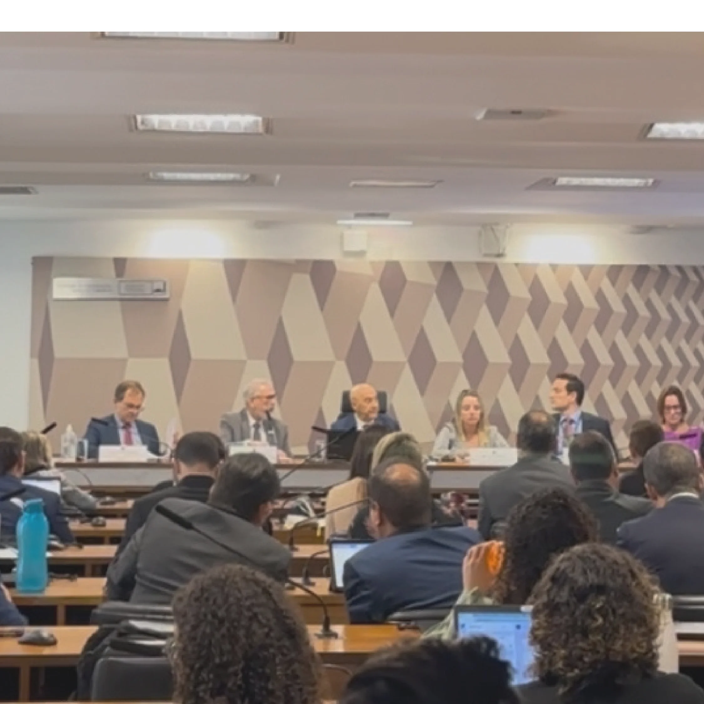 Debate sobre reforma tributária que aconteceu na CCJ do Senado (21) teve importantes atores para debater o futuro da infraestrutura no Brasil.