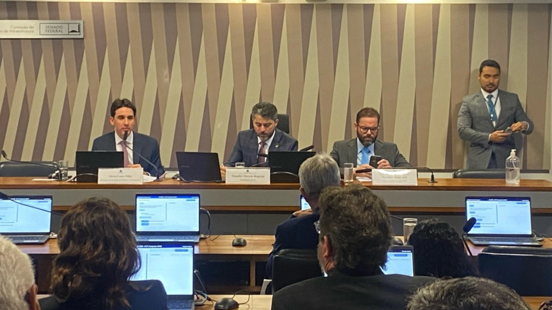 Ministro Silvio Costa Filho apresenta plano estratégico para Portos e Aeroportos em audiência pública no Senado