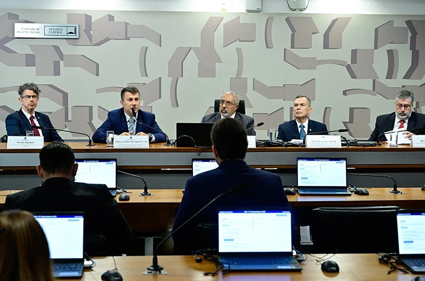 Audiência no Senado denuncia precarização do trabalho com avanço da pejotização