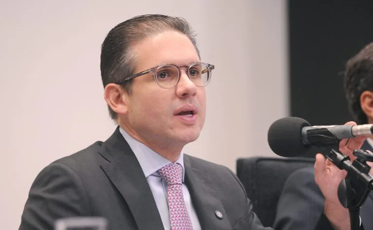 Hugo Motta define relatores para três importantes propostas legislativas