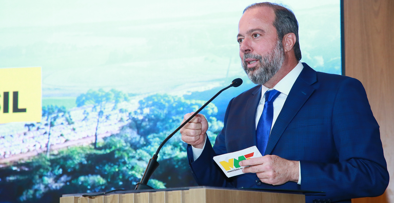 Leilão de hidrelétricas contratou 815,6 MW em 13 estados com investimentos de R$ 8 bilhões