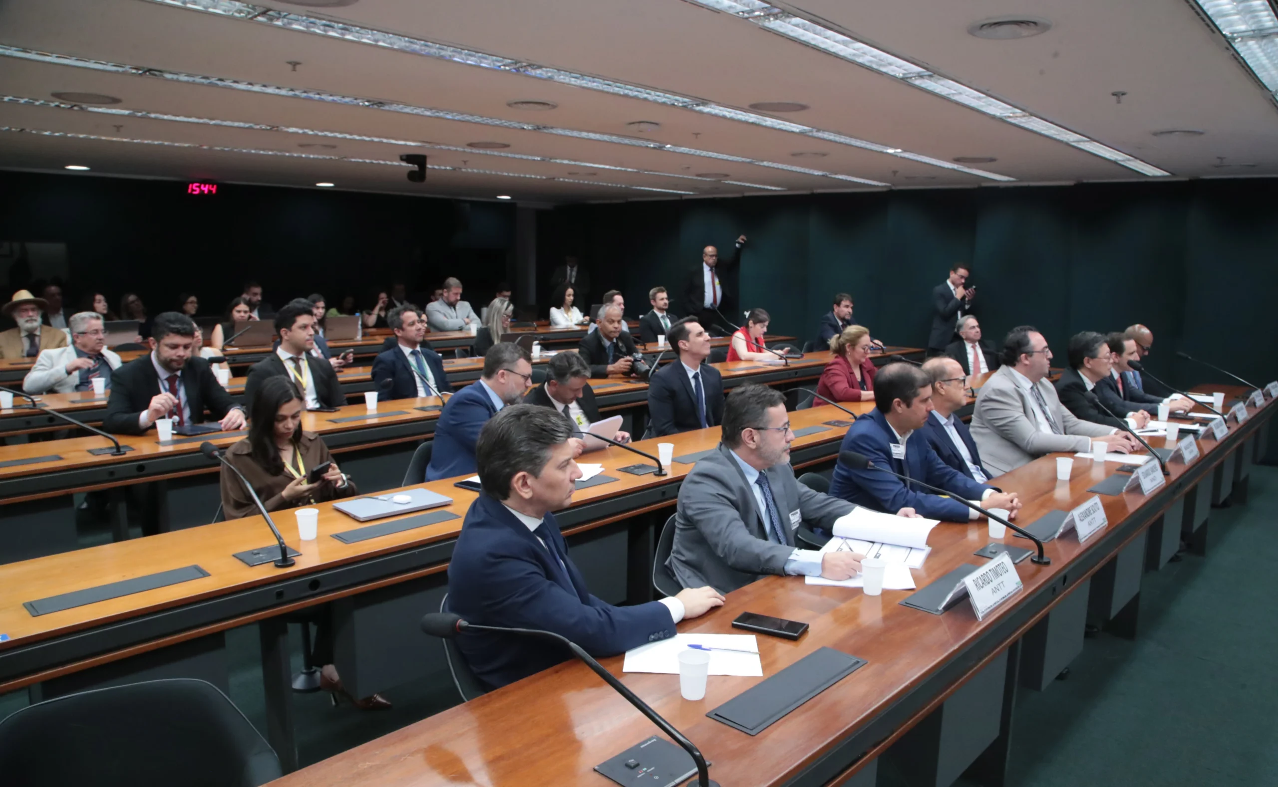 Deputados criticam valor de multas e falta de clareza no sistema Free Flow