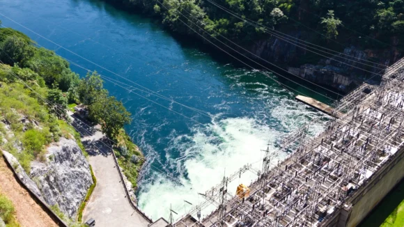Dois alívios tarifários, nenhuma reforma: o que o governo não está enfrentando na conta de luz