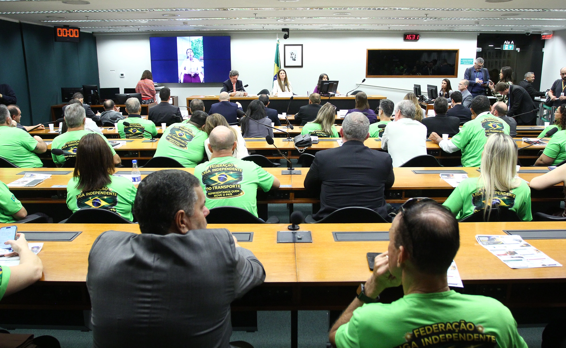 Caminhoneiros e parlamentares pressionam SUSEP a rever regras do mutualismo no transporte de cargas