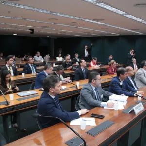 Deputados criticam valor de multas e falta de clareza no sistema Free Flow