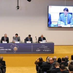 Câmara debate insegurança jurídica nos seguros do transporte de cargas e impactos do piso mínimo do frete